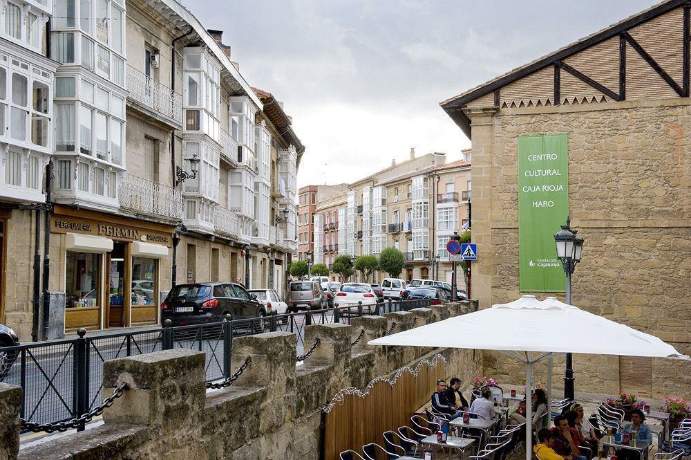 Apartamentos Turisticos Los Zapatos Morados Haro Zewnętrze zdjęcie