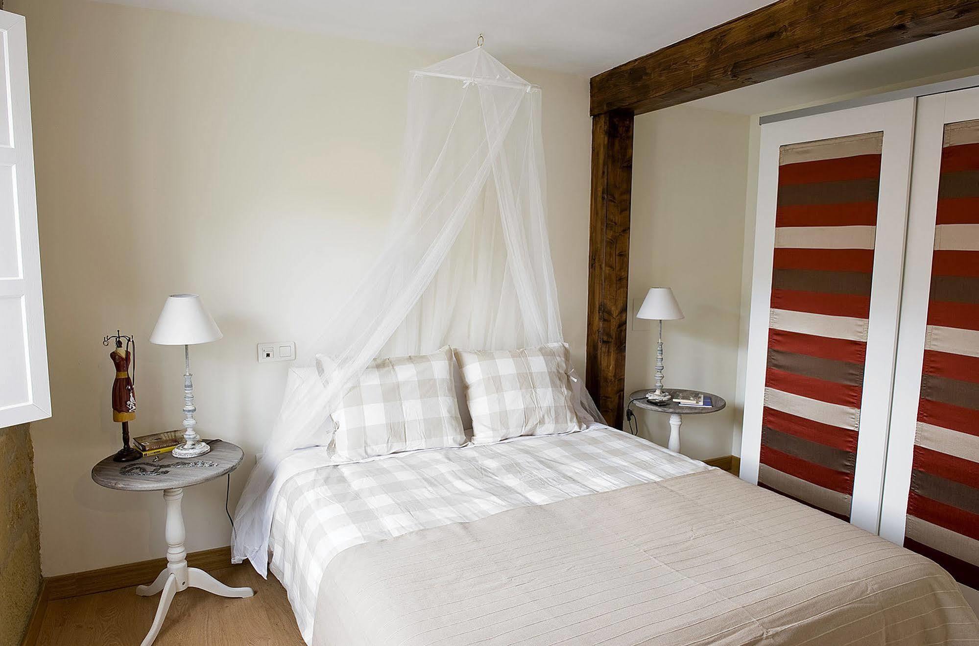 Apartamentos Turisticos Los Zapatos Morados Haro Zewnętrze zdjęcie