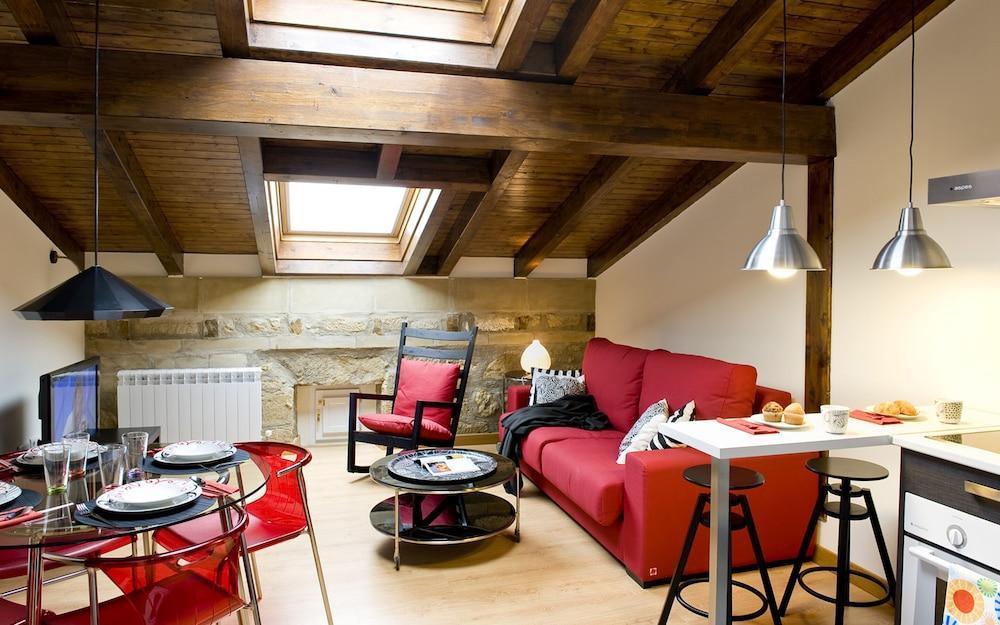Apartamentos Turisticos Los Zapatos Morados Haro Zewnętrze zdjęcie